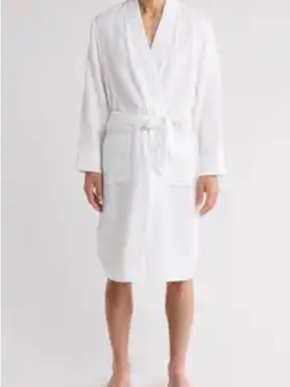 For men. This is a white bathrobe with a hood and front pockets. Size M/L Cotton